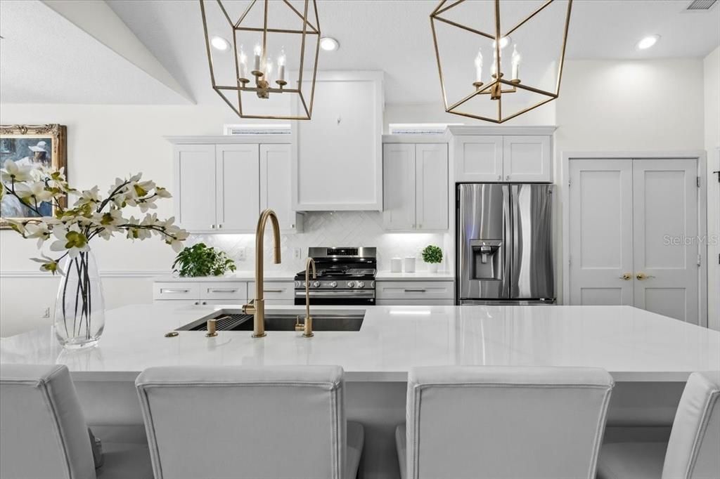 For Sale: $559,000 (2 beds, 2 baths, 1771 Square Feet)