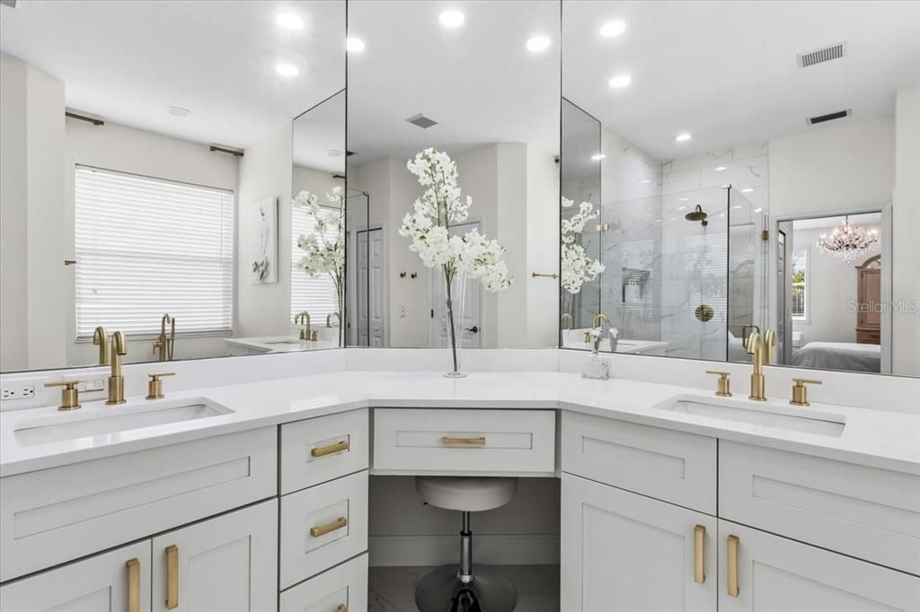 For Sale: $559,000 (2 beds, 2 baths, 1771 Square Feet)