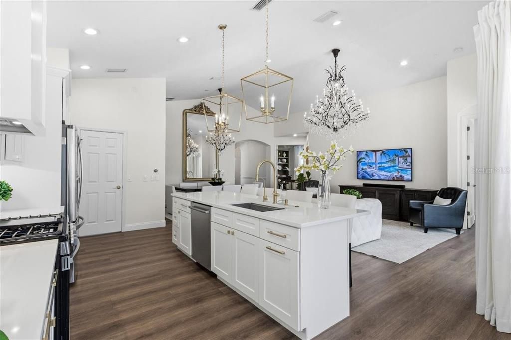For Sale: $559,000 (2 beds, 2 baths, 1771 Square Feet)