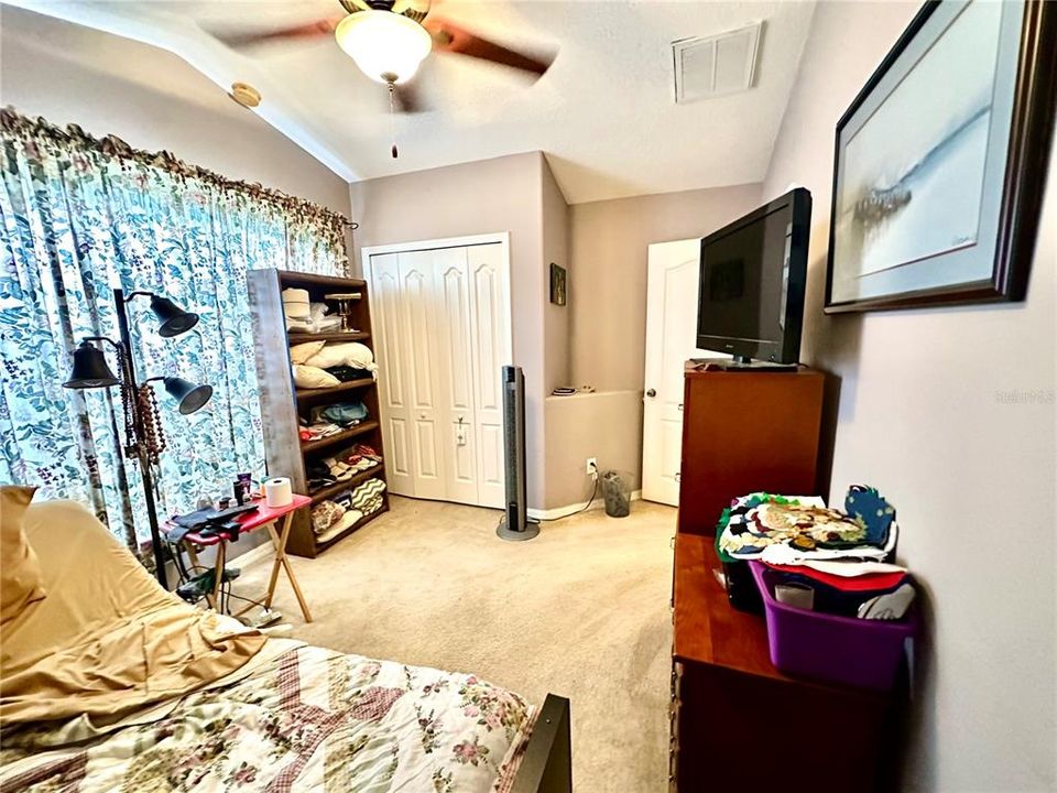 En Venta: $325,000 (3 camas, 2 baños, 1954 Pies cuadrados)
