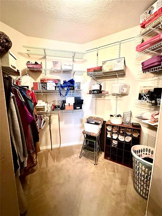 En Venta: $325,000 (3 camas, 2 baños, 1954 Pies cuadrados)