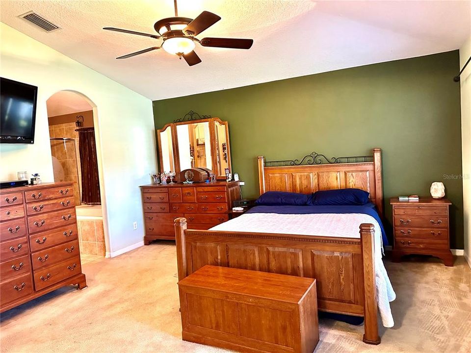 En Venta: $325,000 (3 camas, 2 baños, 1954 Pies cuadrados)