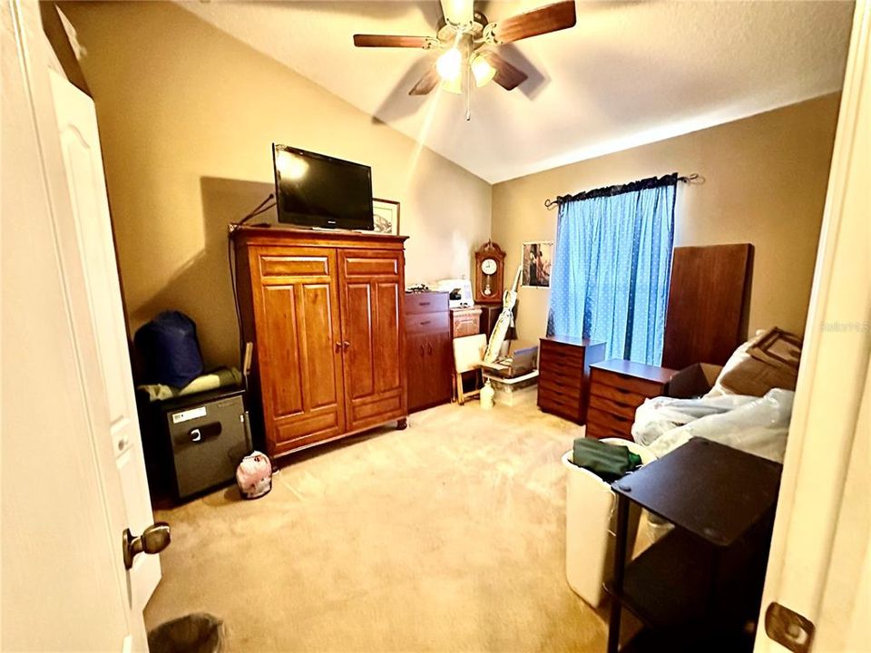 En Venta: $325,000 (3 camas, 2 baños, 1954 Pies cuadrados)