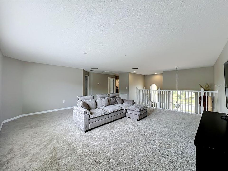En Venta: $725,000 (4 camas, 2 baños, 2844 Pies cuadrados)