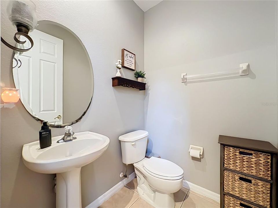 En Venta: $725,000 (4 camas, 2 baños, 2844 Pies cuadrados)
