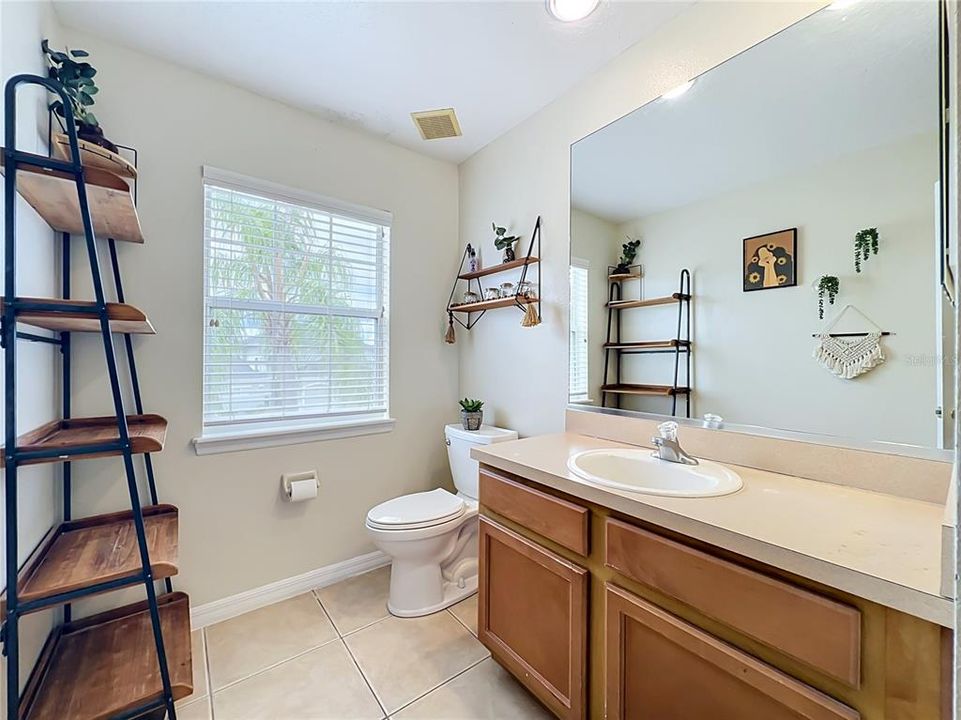 En Venta: $725,000 (4 camas, 2 baños, 2844 Pies cuadrados)