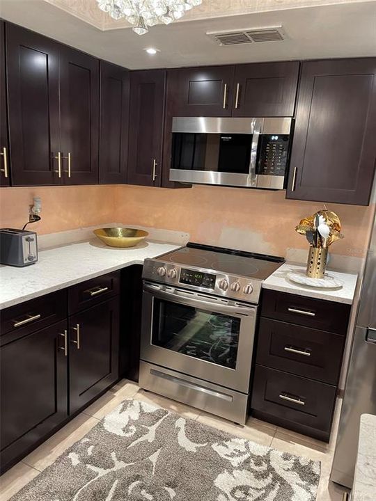 For Rent: $1,899 (3 beds, 2 baths, 1478 Square Feet)