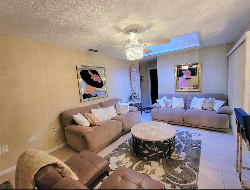 For Rent: $1,899 (3 beds, 2 baths, 1478 Square Feet)