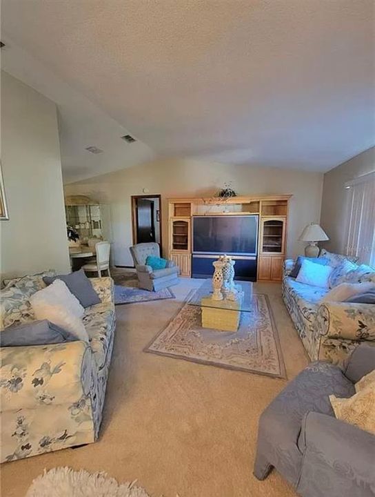 For Rent: $1,899 (3 beds, 2 baths, 1478 Square Feet)