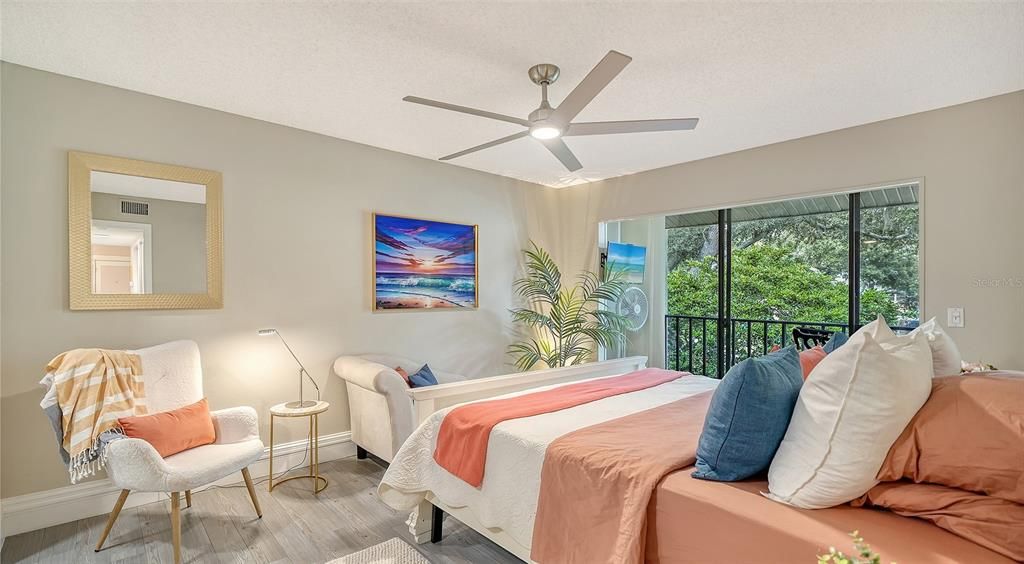 For Sale: $292,000 (2 beds, 2 baths, 1010 Square Feet)