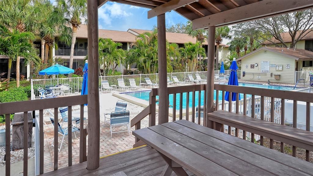 For Sale: $292,000 (2 beds, 2 baths, 1010 Square Feet)