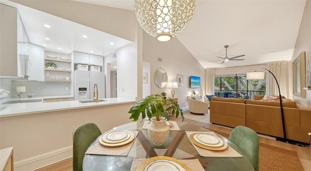 For Sale: $292,000 (2 beds, 2 baths, 1010 Square Feet)