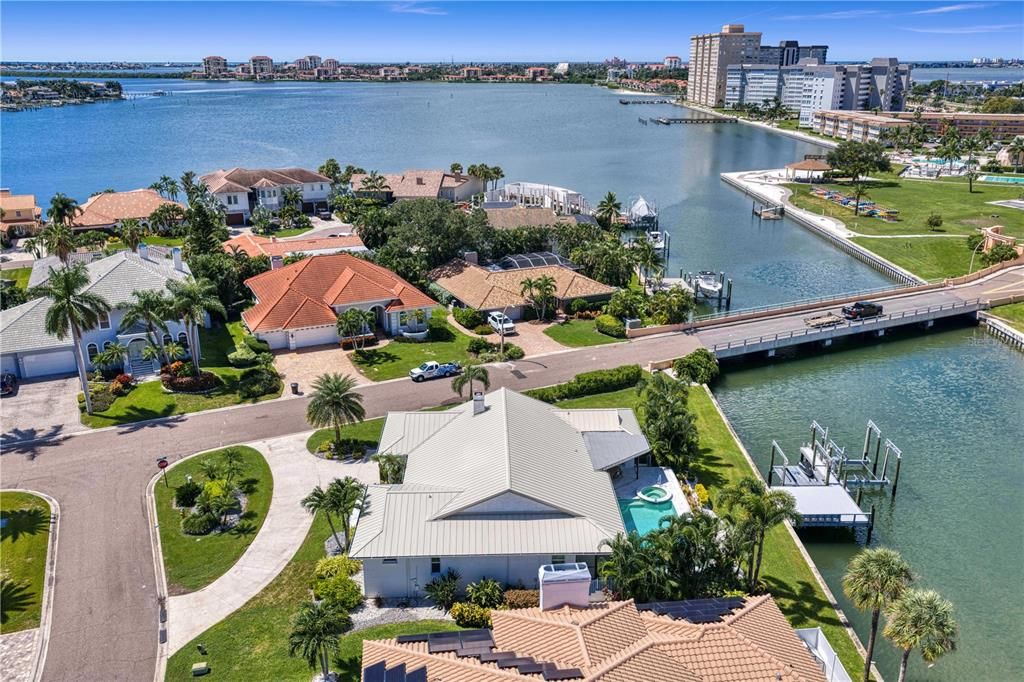 For Sale: $1,999,999 (4 beds, 3 baths, 2847 Square Feet)