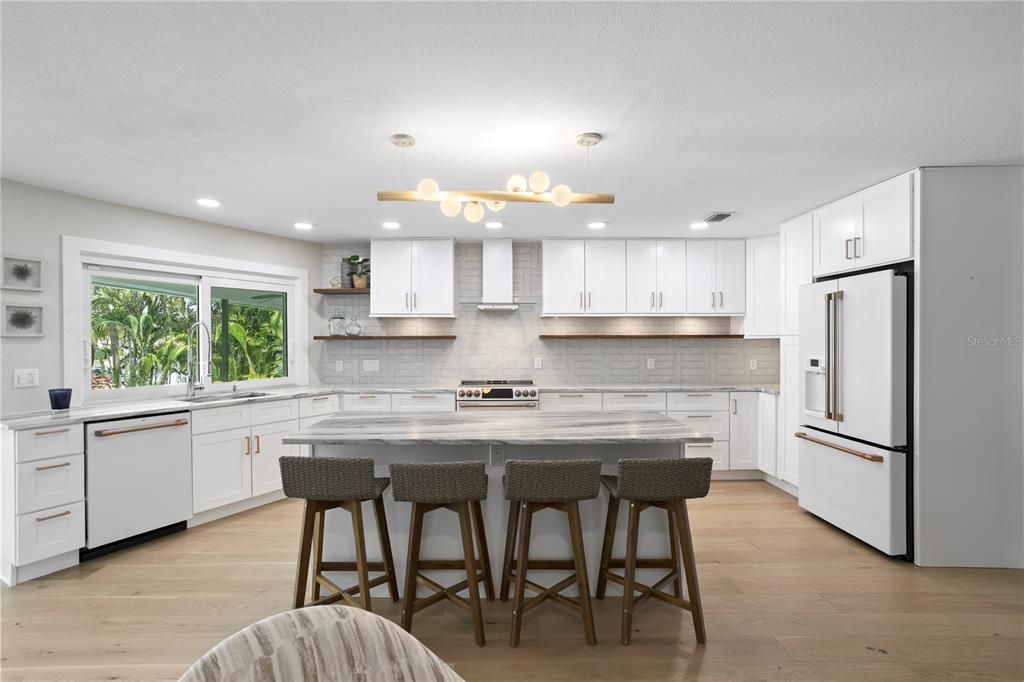 For Sale: $1,999,999 (4 beds, 3 baths, 2847 Square Feet)