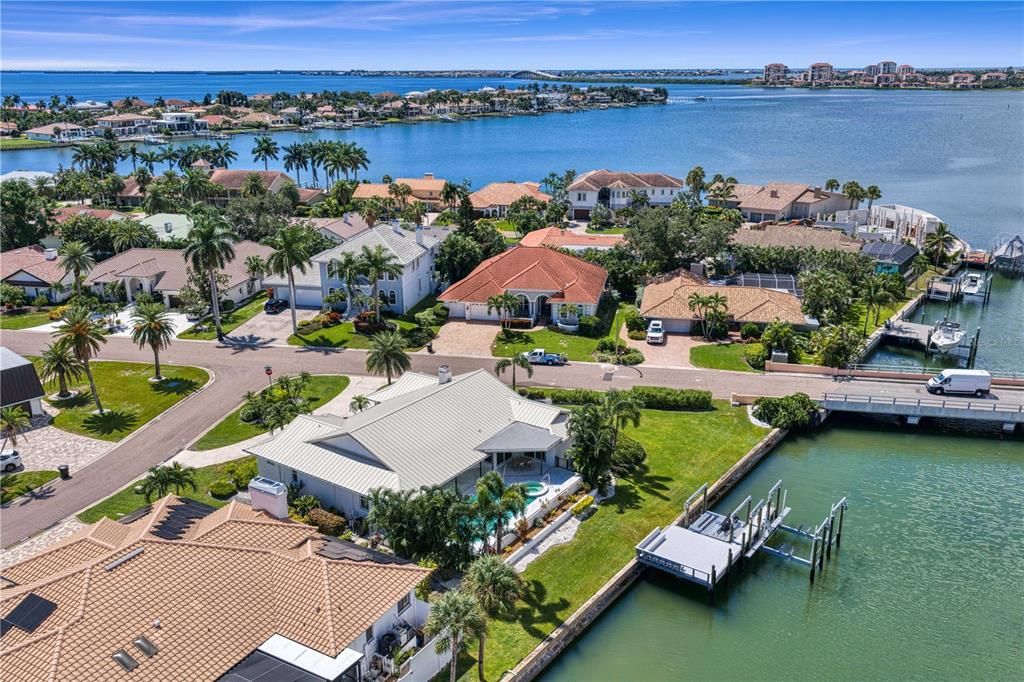 For Sale: $1,999,999 (4 beds, 3 baths, 2847 Square Feet)