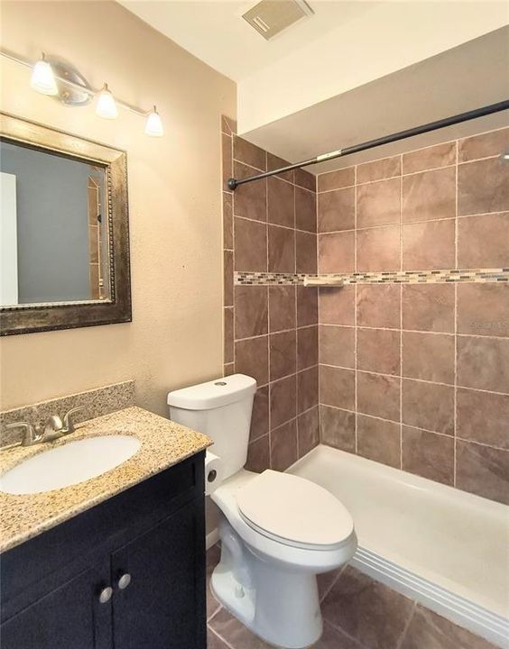 For Rent: $2,099 (2 beds, 2 baths, 927 Square Feet)
