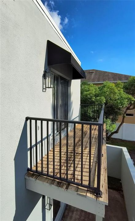 For Rent: $2,099 (2 beds, 2 baths, 927 Square Feet)