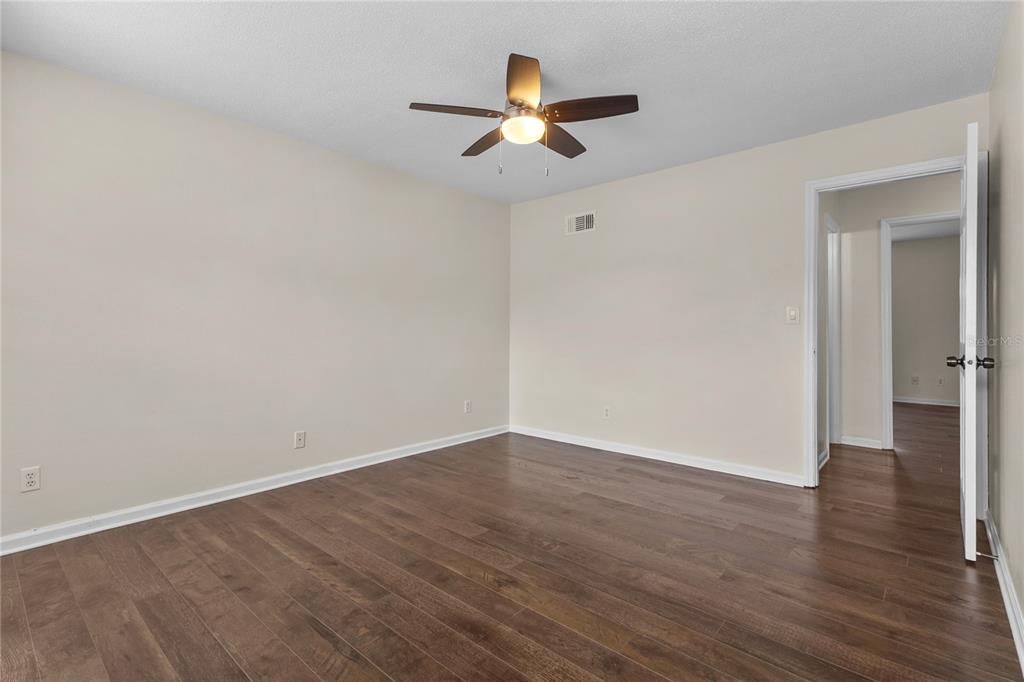 For Rent: $1,750 (2 beds, 1 baths, 1122 Square Feet)