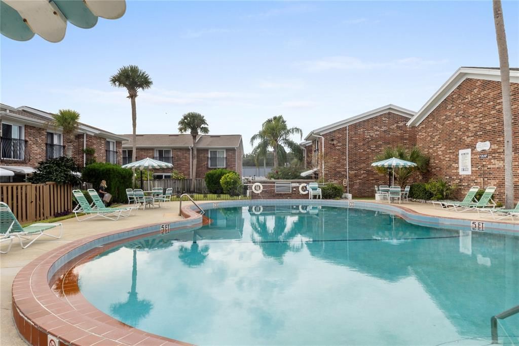 For Rent: $1,750 (2 beds, 1 baths, 1122 Square Feet)