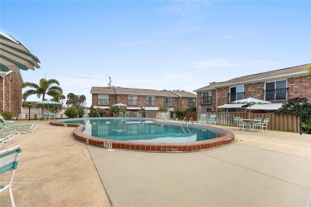 For Rent: $1,750 (2 beds, 1 baths, 1122 Square Feet)