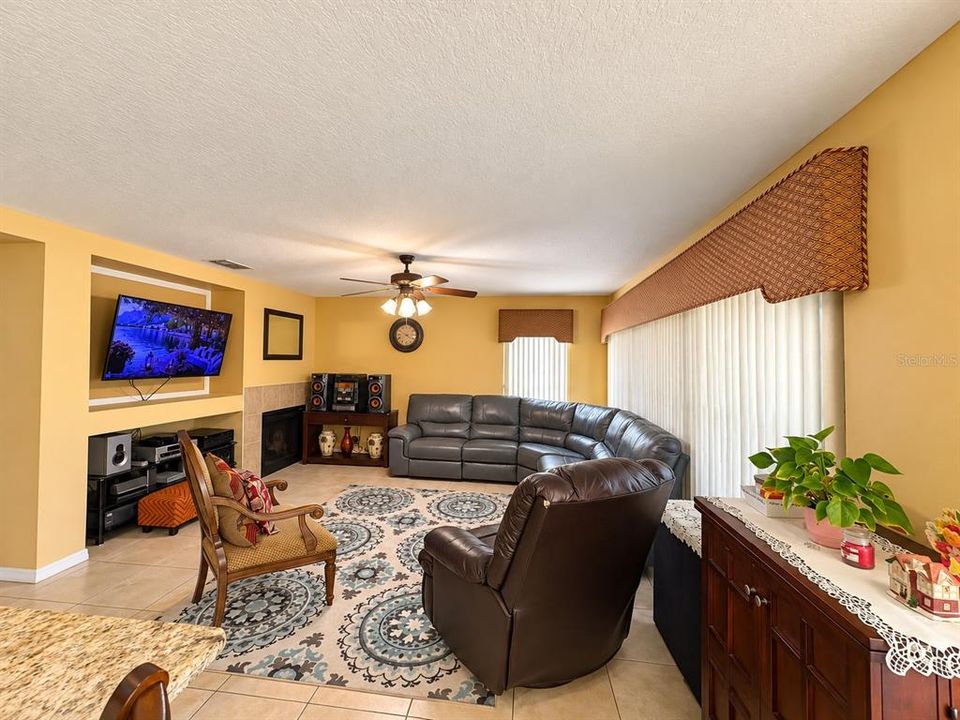 For Sale: $435,000 (3 beds, 2 baths, 2212 Square Feet)