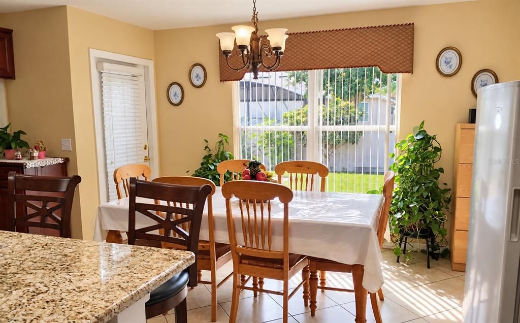 For Sale: $435,000 (3 beds, 2 baths, 2212 Square Feet)
