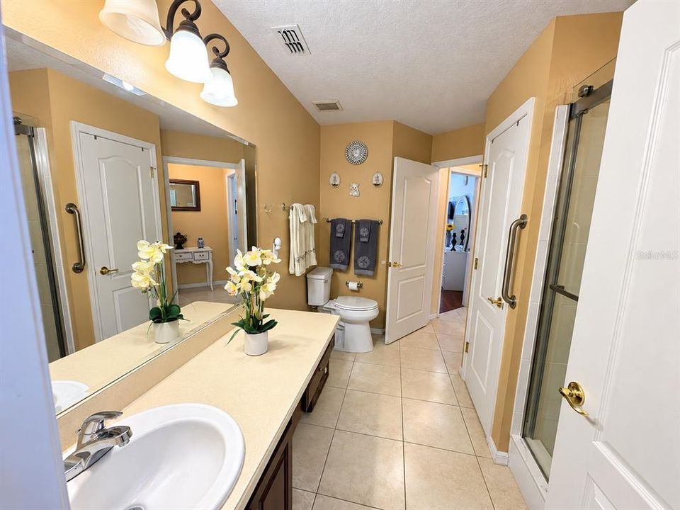 For Sale: $435,000 (3 beds, 2 baths, 2212 Square Feet)