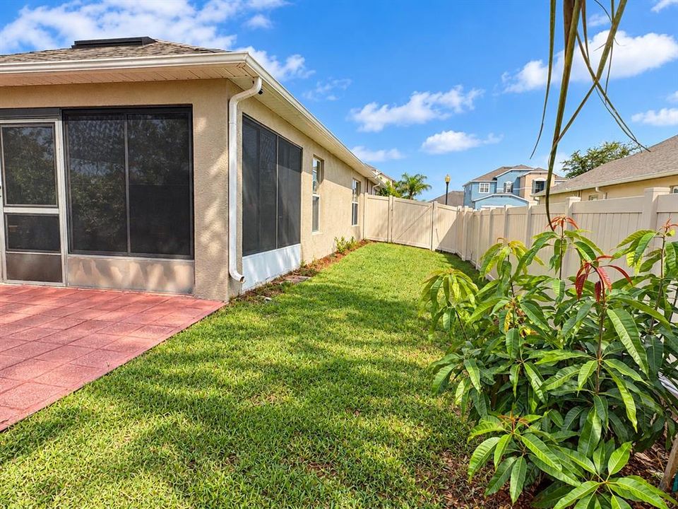 For Sale: $435,000 (3 beds, 2 baths, 2212 Square Feet)