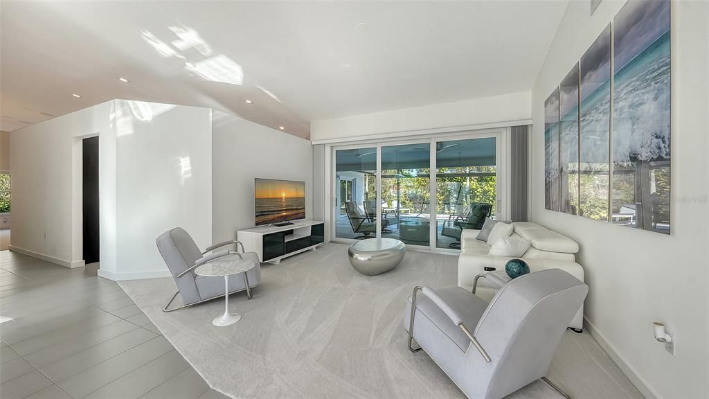 For Sale: $849,900 (3 beds, 2 baths, 2755 Square Feet)