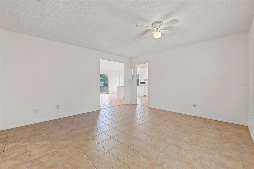 For Rent: $2,200 (3 beds, 2 baths, 1397 Square Feet)