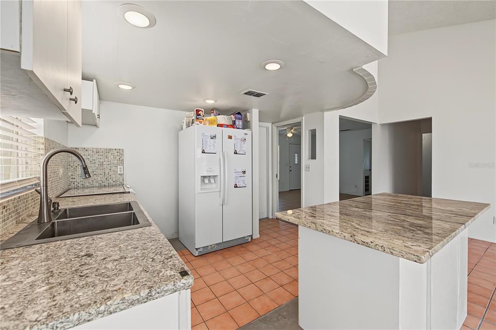 For Rent: $2,200 (3 beds, 2 baths, 1397 Square Feet)