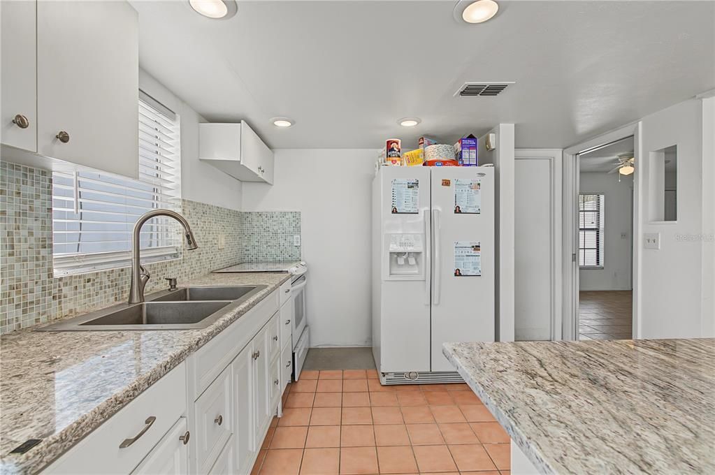 For Rent: $2,200 (3 beds, 2 baths, 1397 Square Feet)