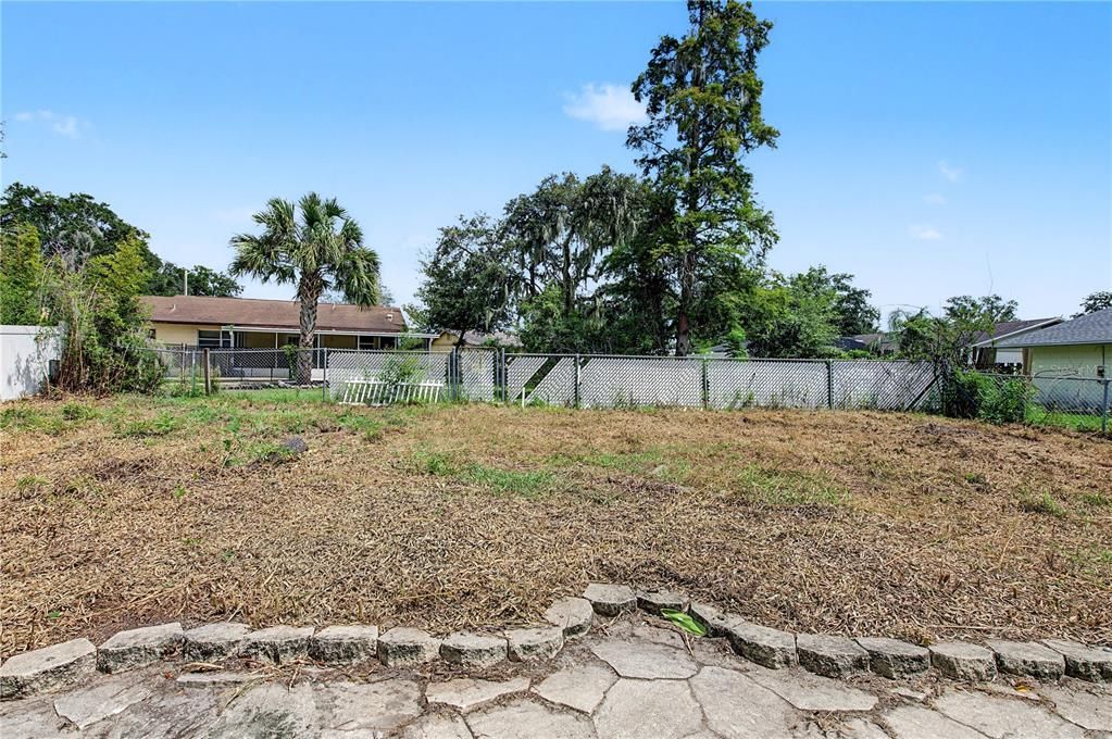For Rent: $2,200 (3 beds, 2 baths, 1397 Square Feet)