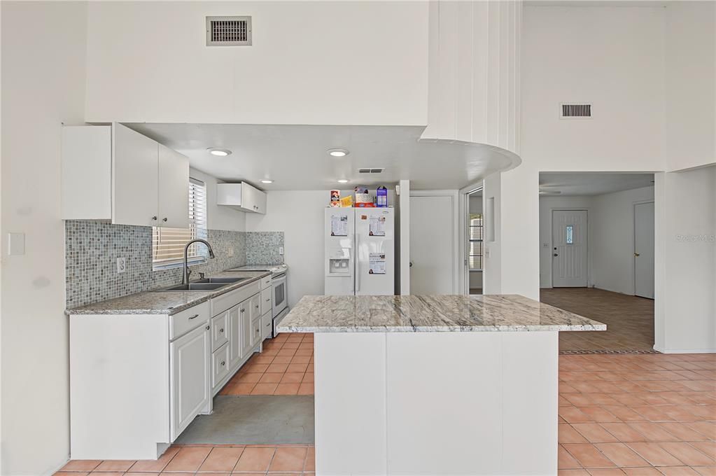For Rent: $2,200 (3 beds, 2 baths, 1397 Square Feet)