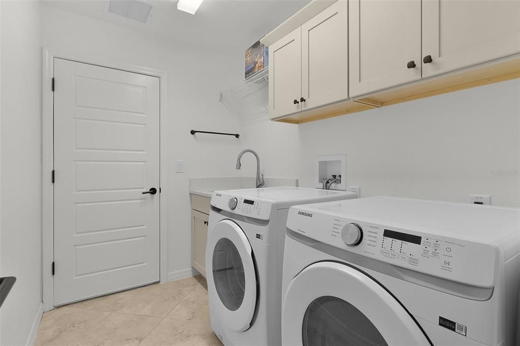 For Sale: $600,000 (3 beds, 2 baths, 2060 Square Feet)