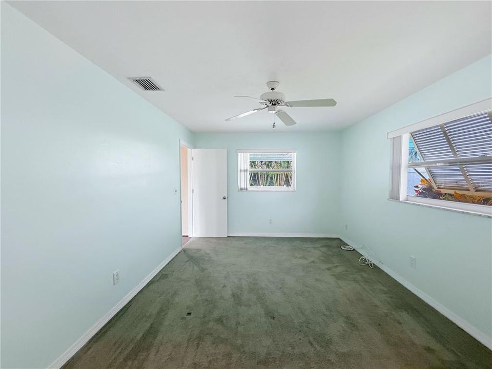 For Sale: $439,900 (2 beds, 2 baths, 1462 Square Feet)
