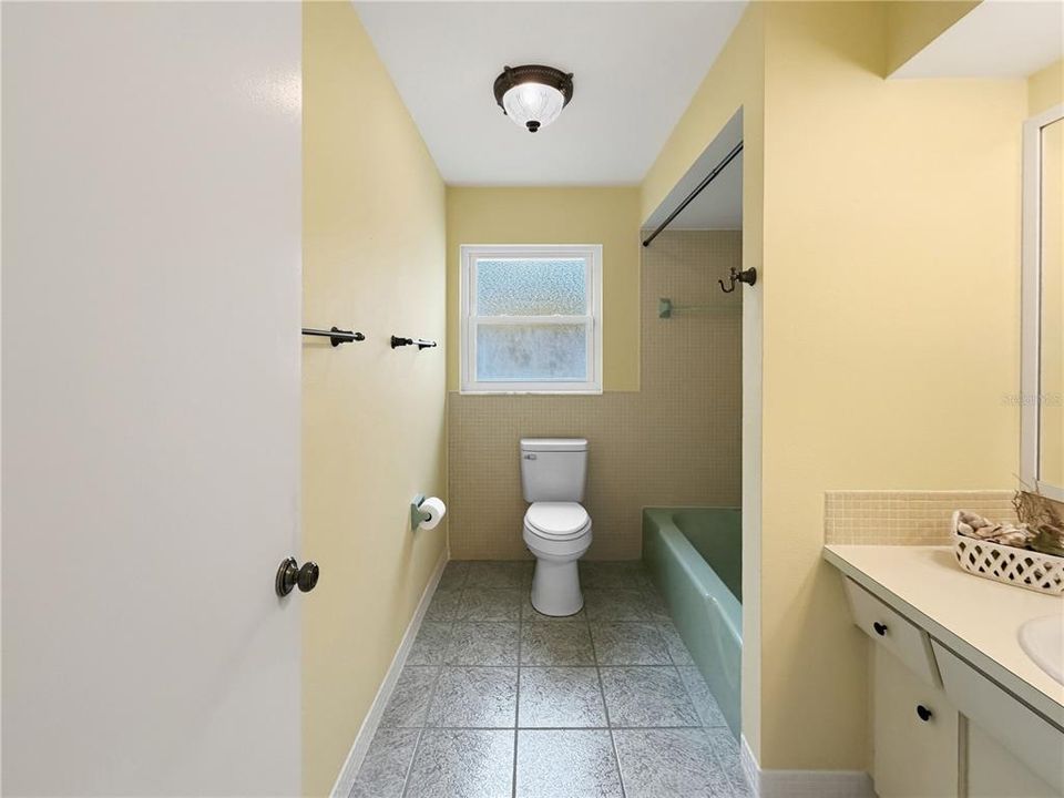 For Sale: $439,900 (2 beds, 2 baths, 1462 Square Feet)