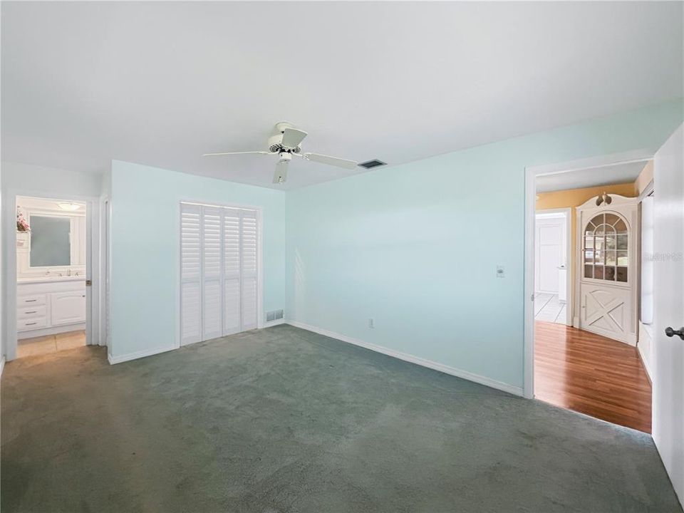 For Sale: $439,900 (2 beds, 2 baths, 1462 Square Feet)