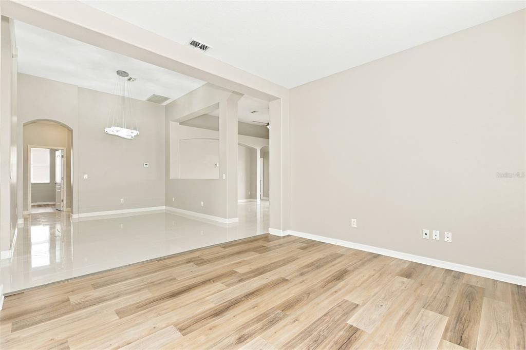 For Sale: $469,900 (4 beds, 3 baths, 2300 Square Feet)