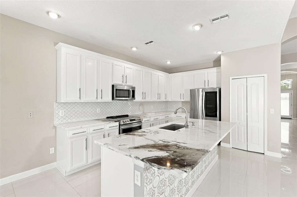 For Sale: $469,900 (4 beds, 3 baths, 2300 Square Feet)