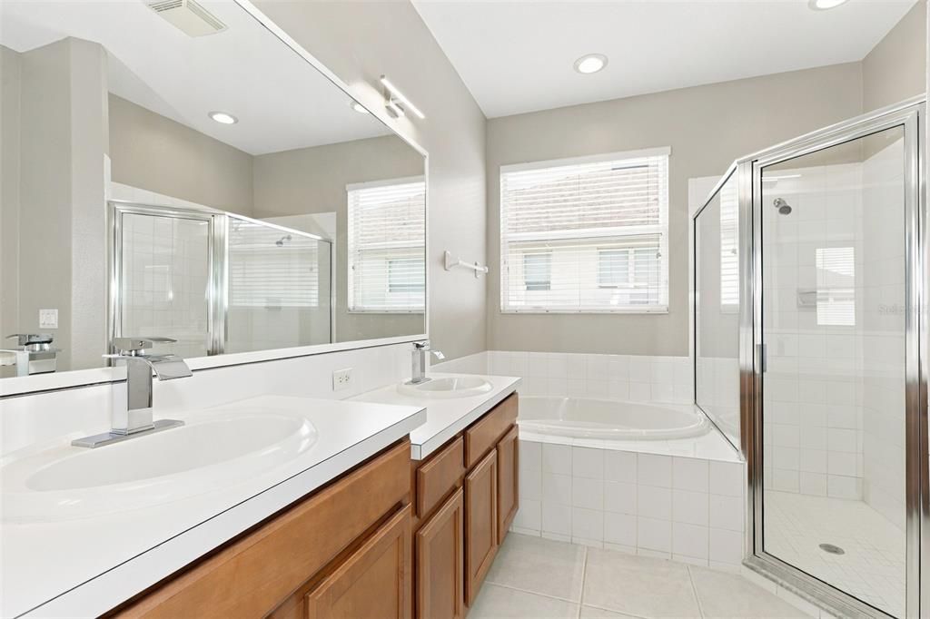 For Sale: $469,900 (4 beds, 3 baths, 2300 Square Feet)