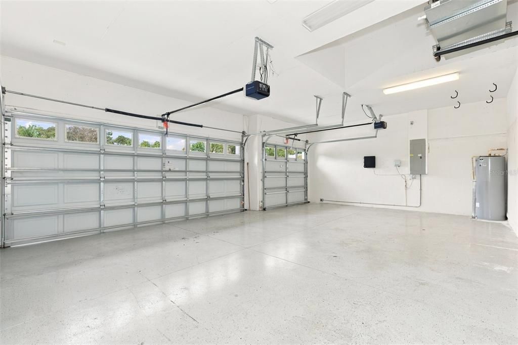For Sale: $469,900 (4 beds, 3 baths, 2300 Square Feet)
