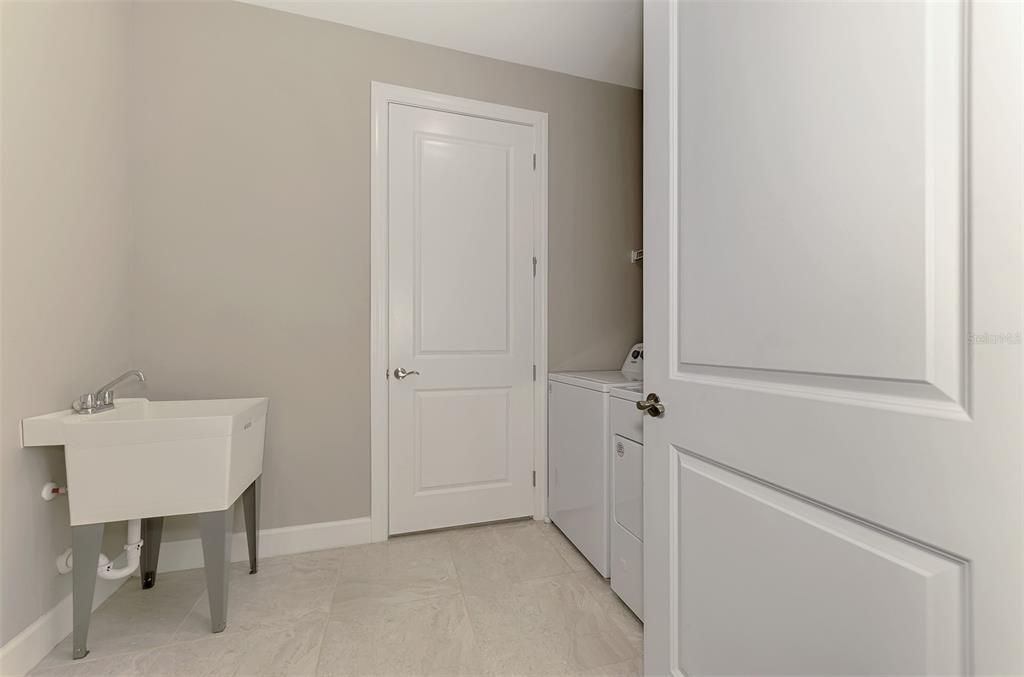 For Sale: $659,000 (3 beds, 2 baths, 1902 Square Feet)