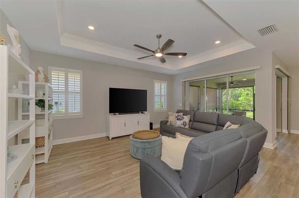 For Sale: $659,000 (3 beds, 2 baths, 1902 Square Feet)
