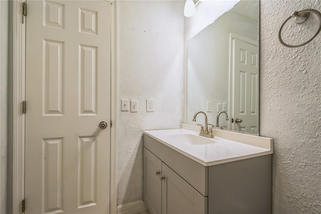 For Sale: $240,000 (3 beds, 1 baths, 1440 Square Feet)