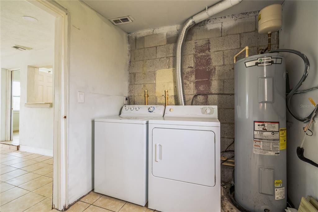 For Sale: $240,000 (3 beds, 1 baths, 1440 Square Feet)