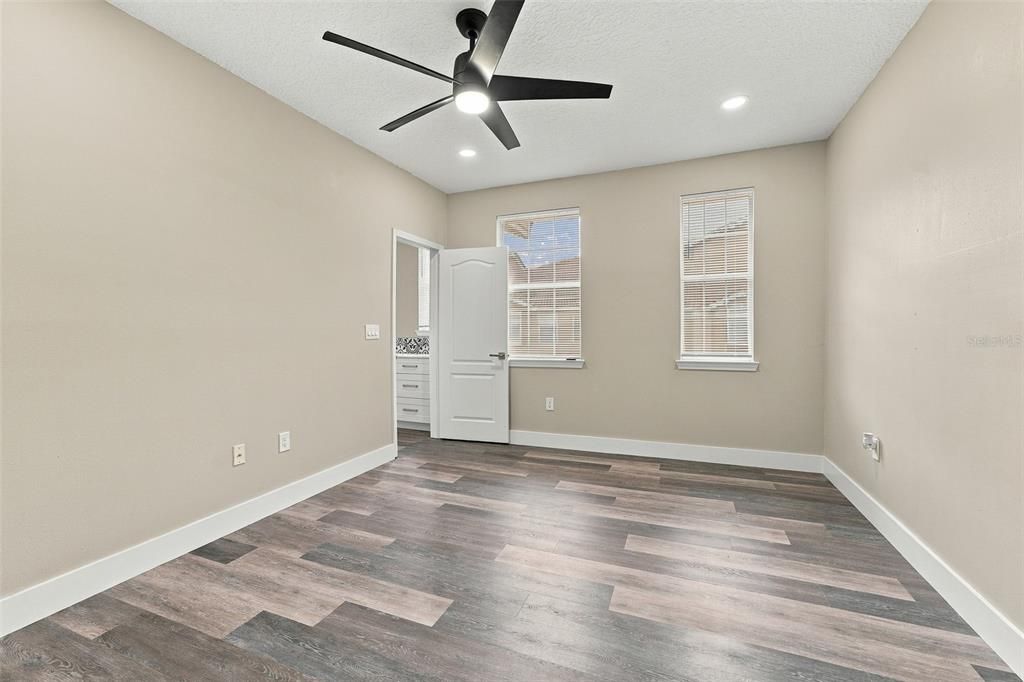 На продажу: $324,900 (3 спален, 3 ванн, 1512 Квадратных фут)