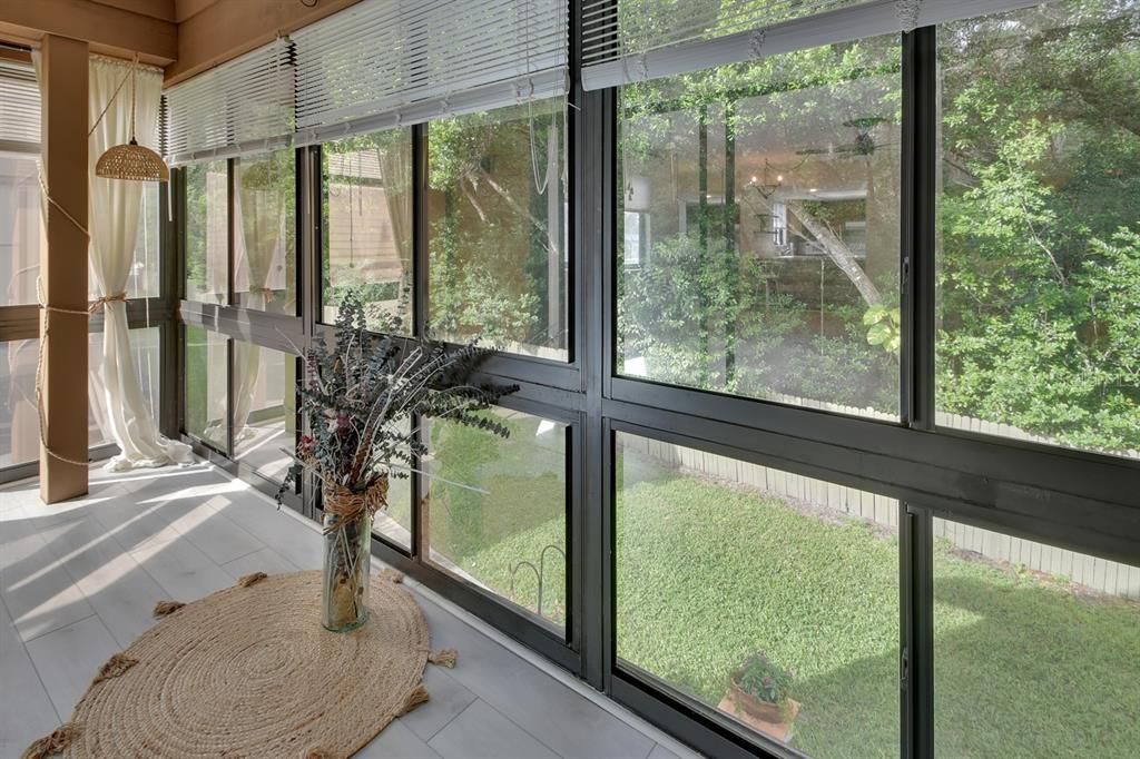 For Sale: $179,900 (2 beds, 2 baths, 1156 Square Feet)