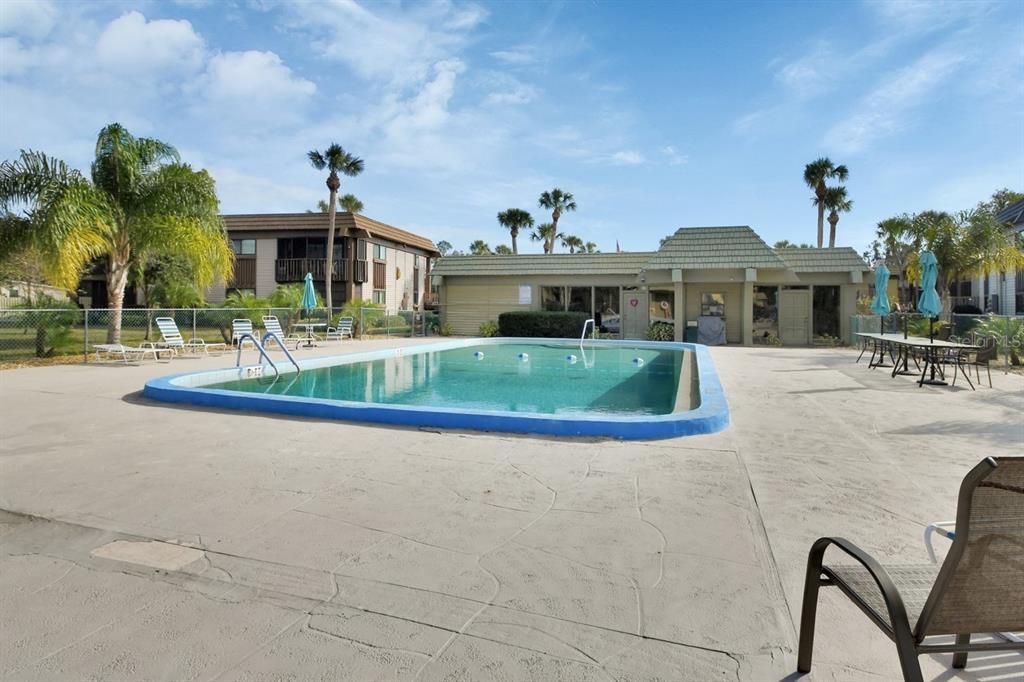For Sale: $179,900 (2 beds, 2 baths, 1156 Square Feet)