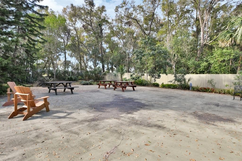 For Sale: $179,900 (2 beds, 2 baths, 1156 Square Feet)